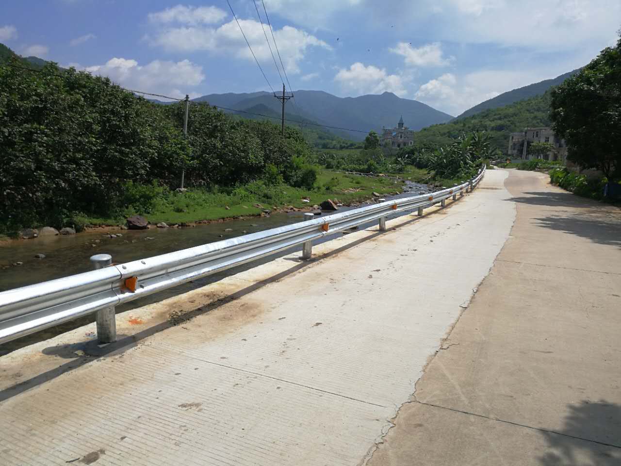 ··���λ�����ײ��ֵͨ���������������